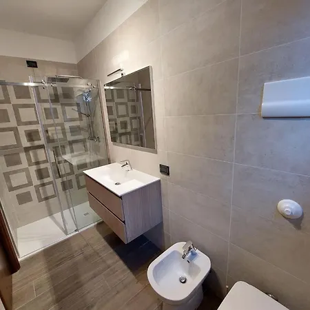 Lovely Flat With Shared Pool And Amazing View سالو