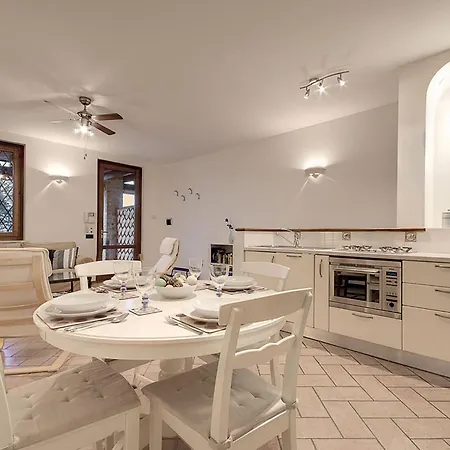 شقة Lovely Flat With Shared Pool And Amazing View