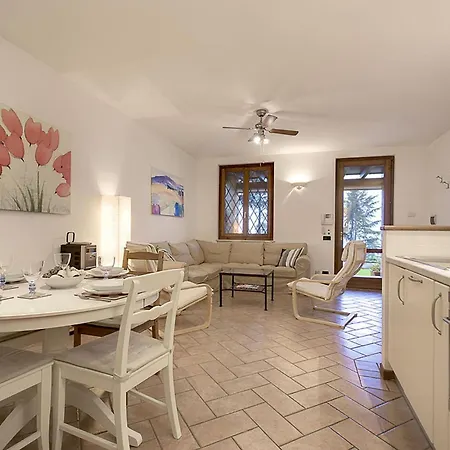 Lovely Flat With Shared Pool And Amazing View شقة *